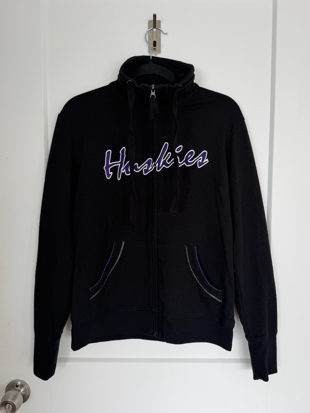 UW Huskies Black Women’s Zip-Up Jacket